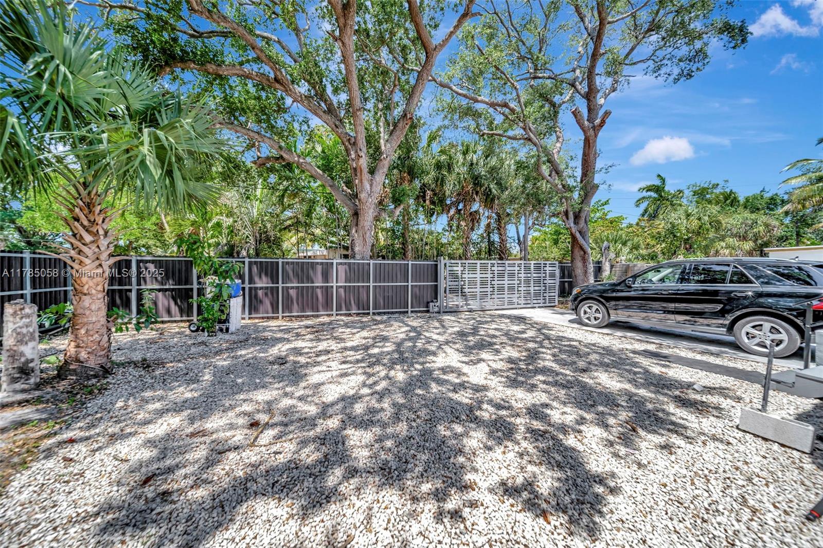 1005 NE 145th St, North Miami, Florida image 16