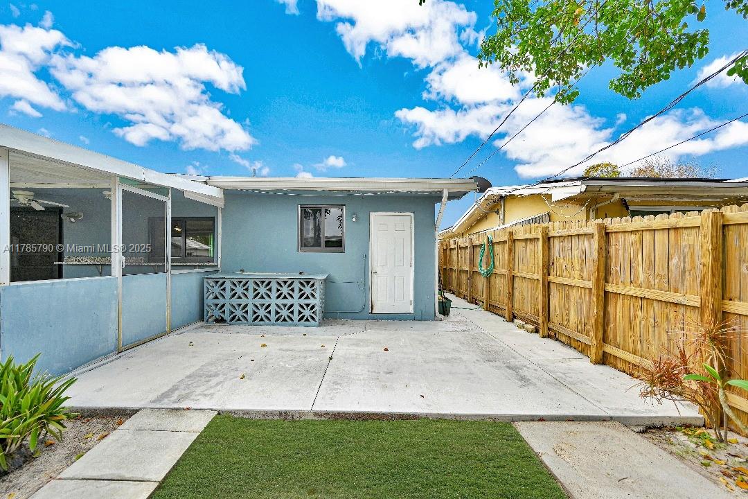 8451 NW 10th St, Pembroke Pines, Florida image 24