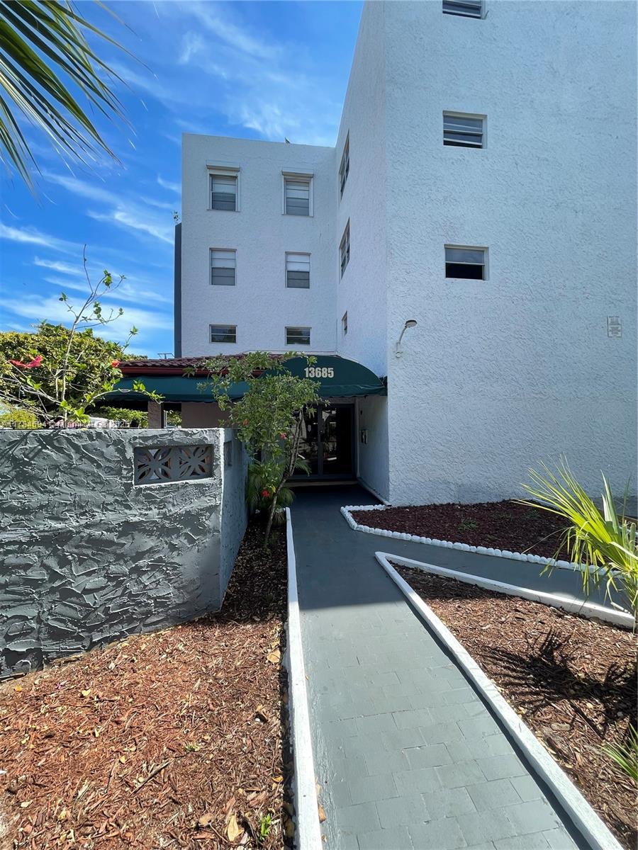 13685 NE 10th Ave #208 For Rent, North Miami, FL 33161 Condo | ByOwner