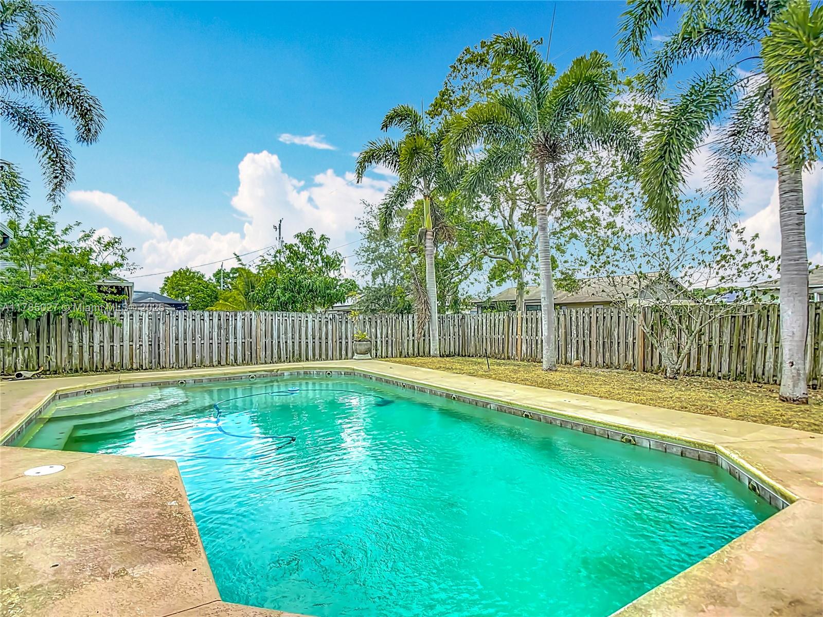 375 SW Dustin Ave, Port St. Lucie, Florida image 24