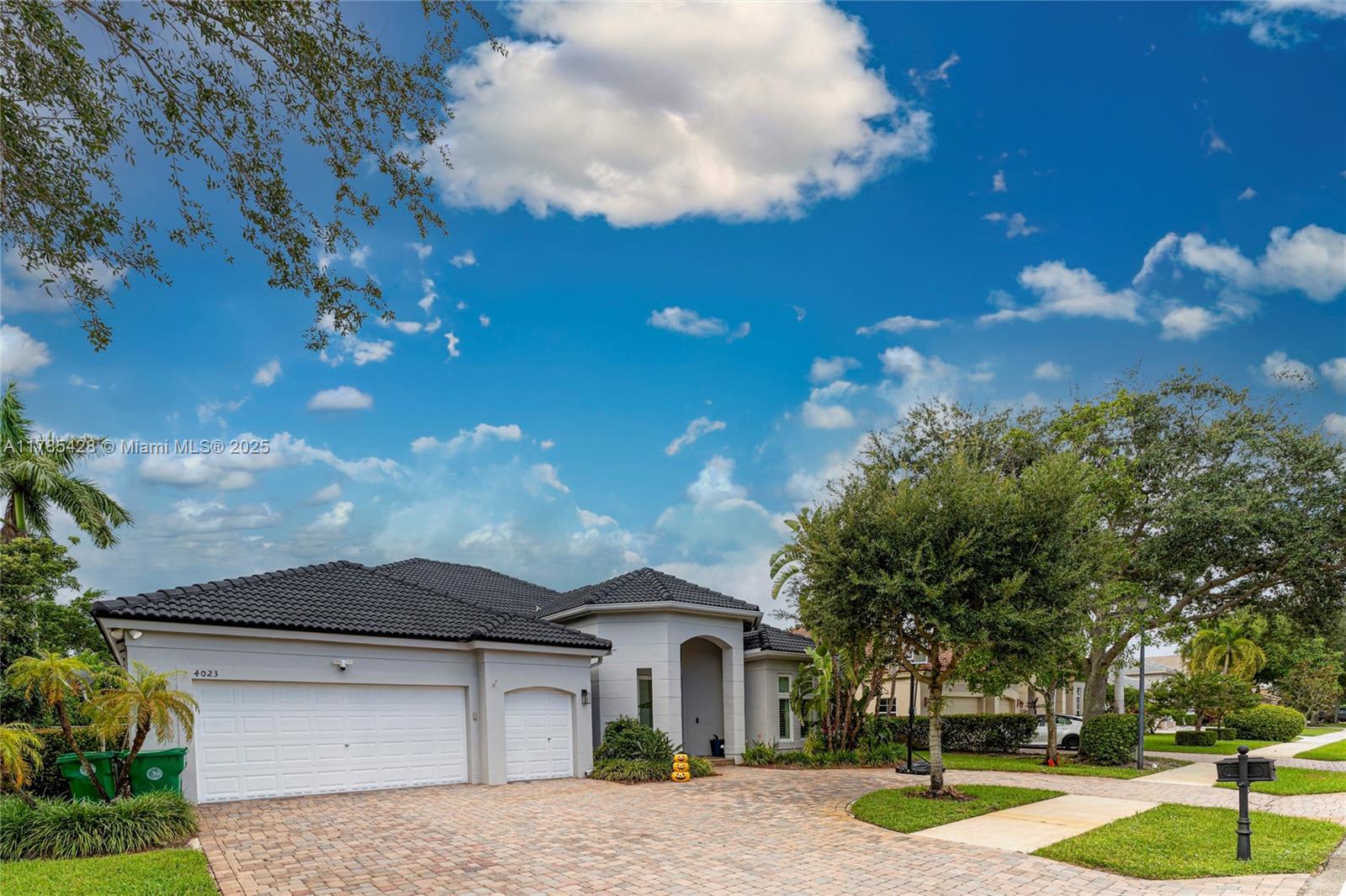 4023 W Lake Estates Dr, Davie, Florida image 26