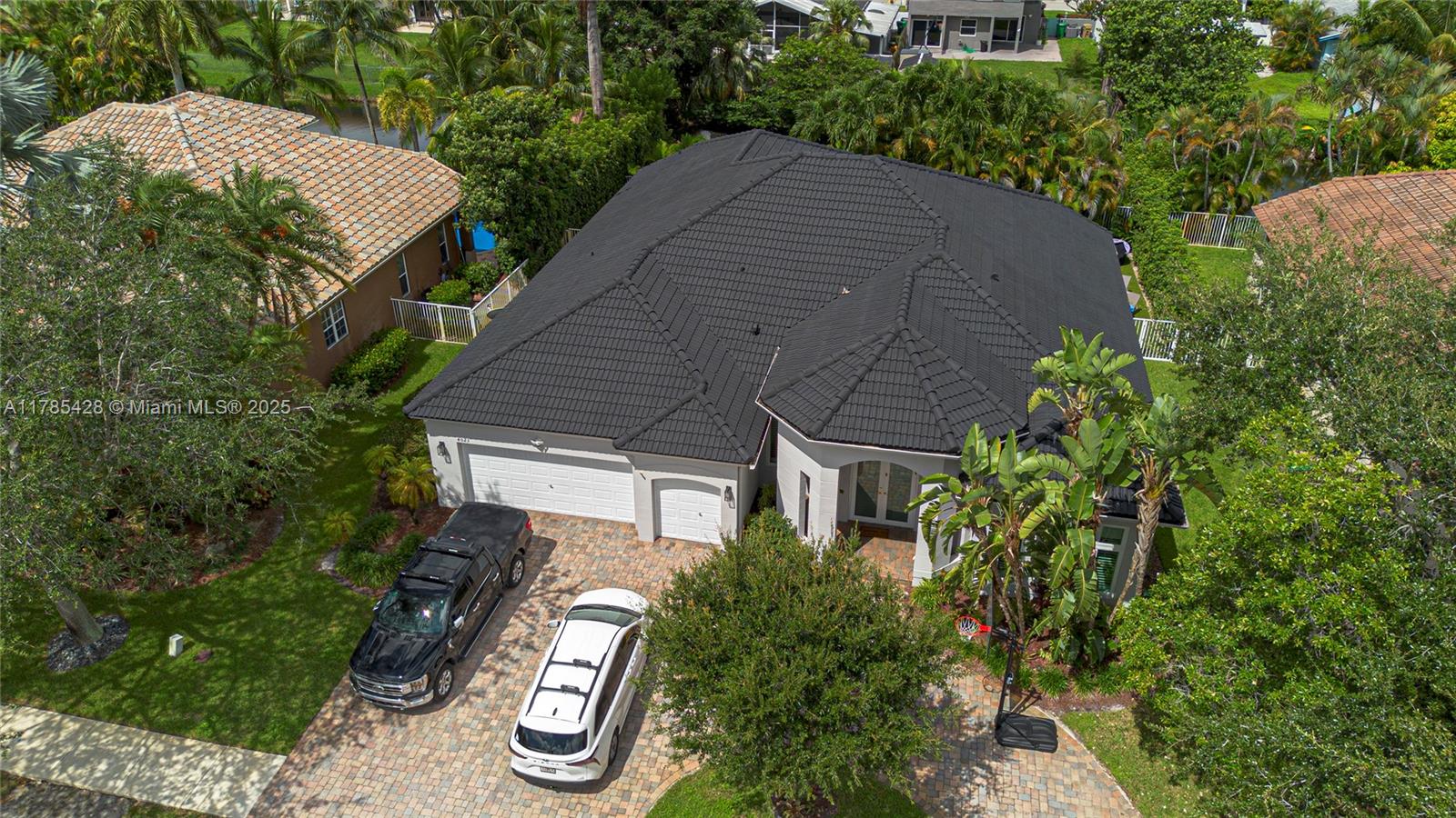 4023 W Lake Estates Dr, Davie, Florida image 28