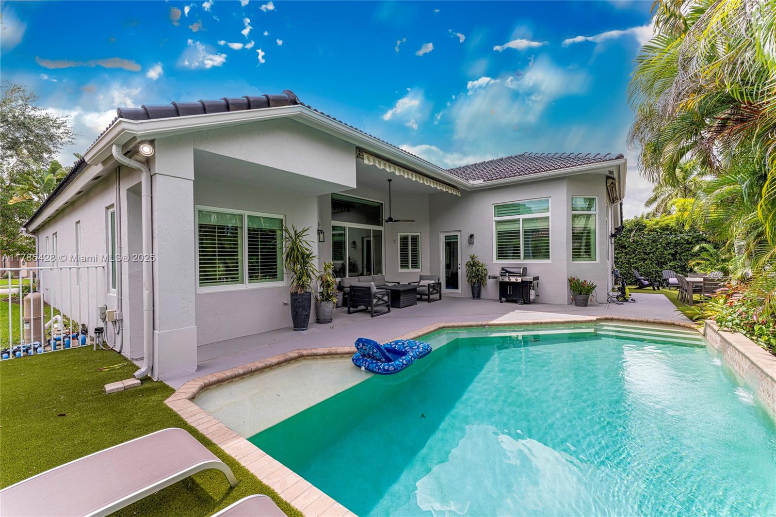 4023 W Lake Estates Dr, Davie, Florida image 33