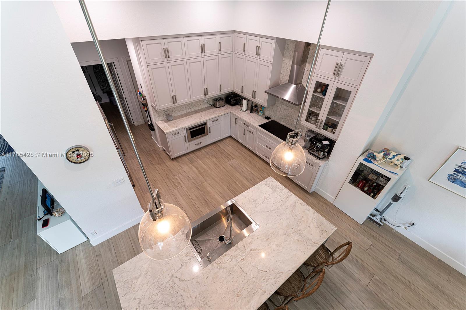 4023 W Lake Estates Dr, Davie, Florida image 4
