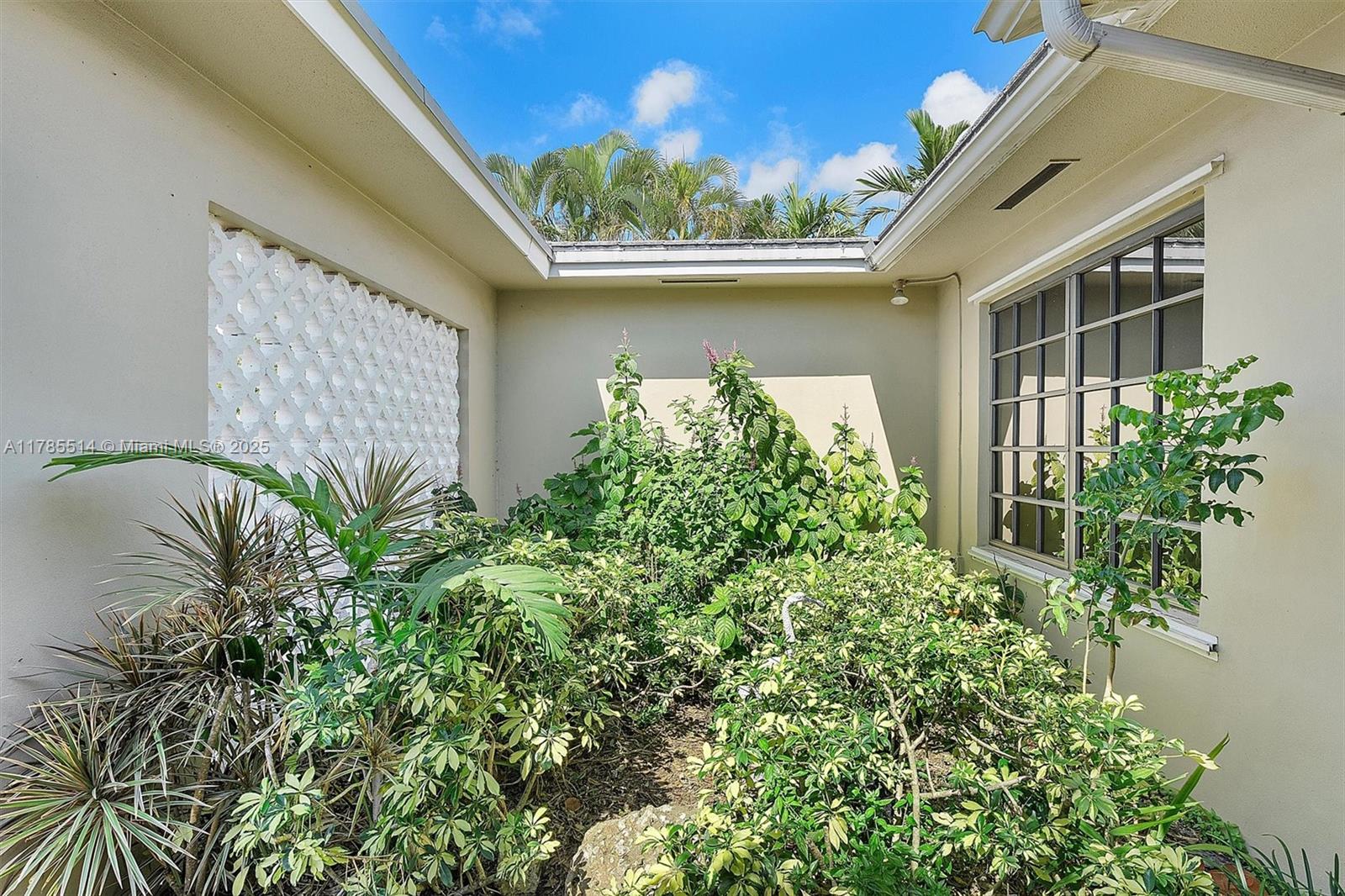 1381 NE 103rd St, Miami Shores, Florida image 7