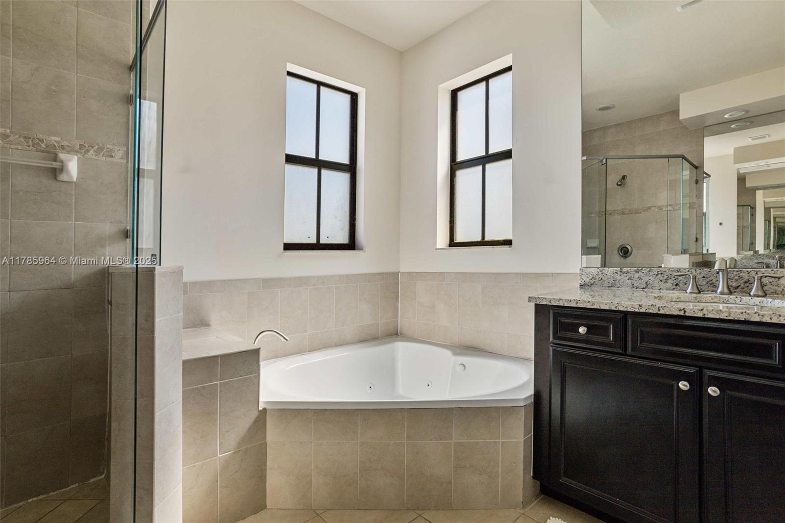 10075 NW 86th Ter, Doral, Florida image 23