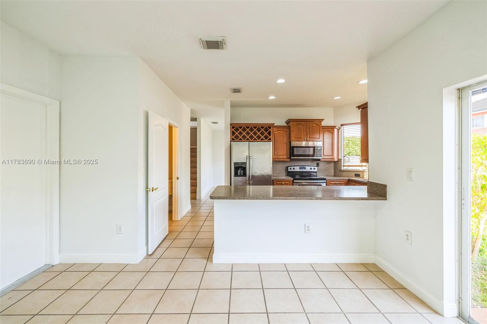 15064 SW 30th Ter, Miami, Florida image 4