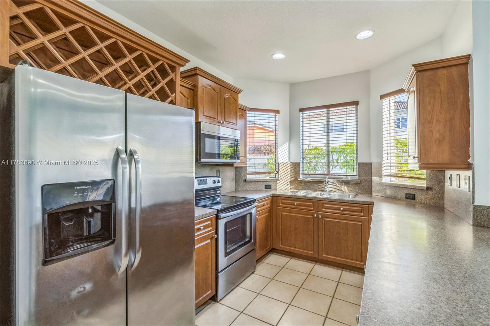 15064 SW 30th Ter, Miami, Florida image 6