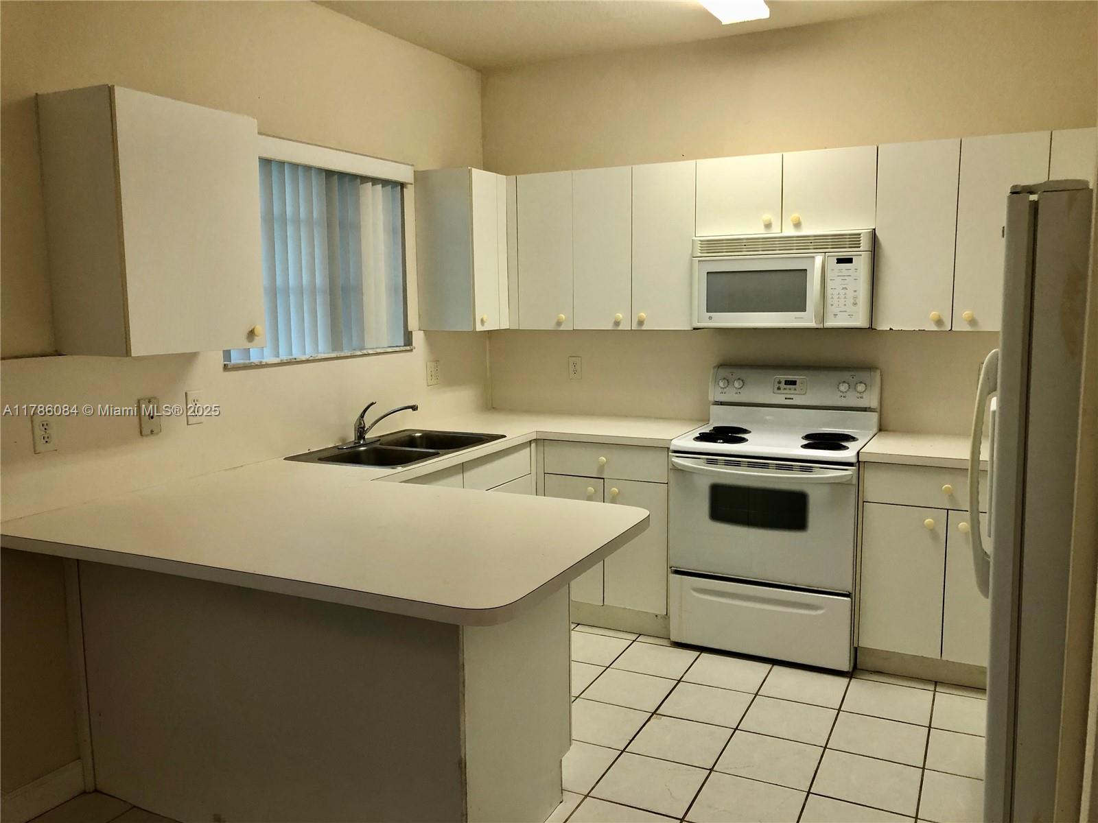2733 NE 3rd Ct #103, Homestead, Florida image 5