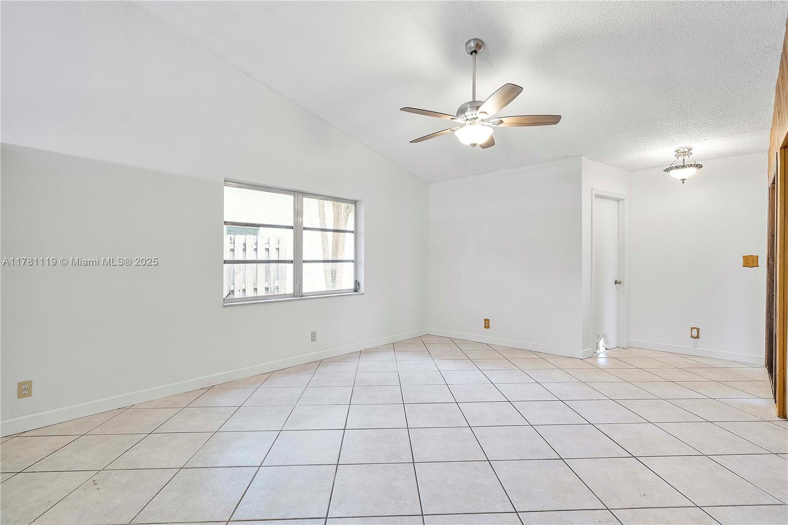 8230 NW 47th Ct, Lauderhill, Florida image 4