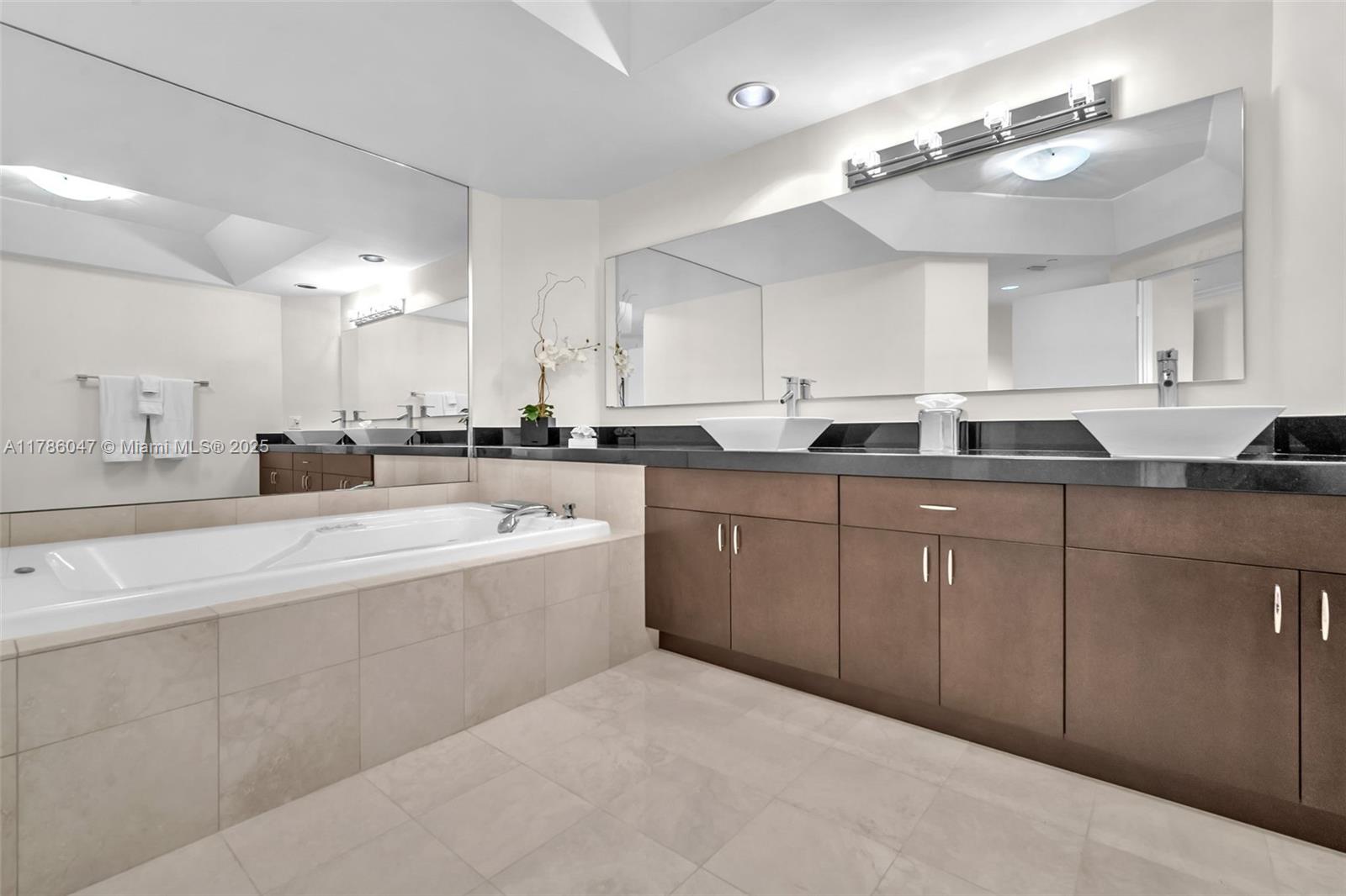 2000 Island Blvd #1704, Aventura, Florida image 7