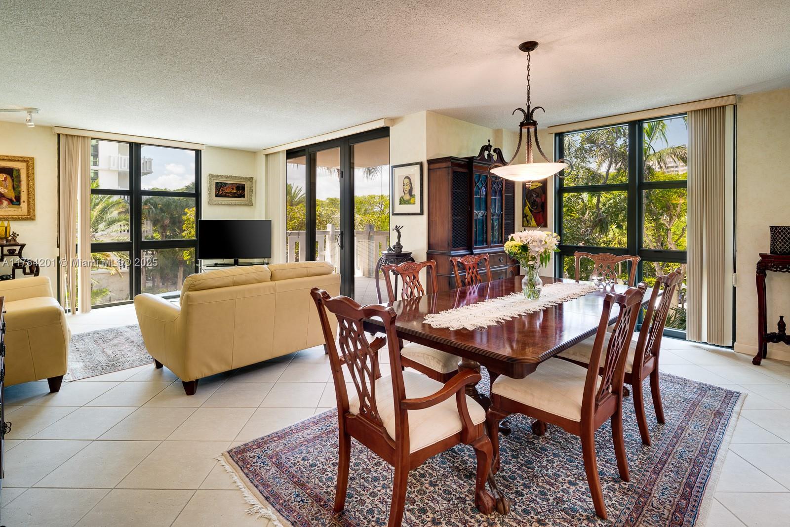 Apartamento en Venta en Key Biscayne, FL