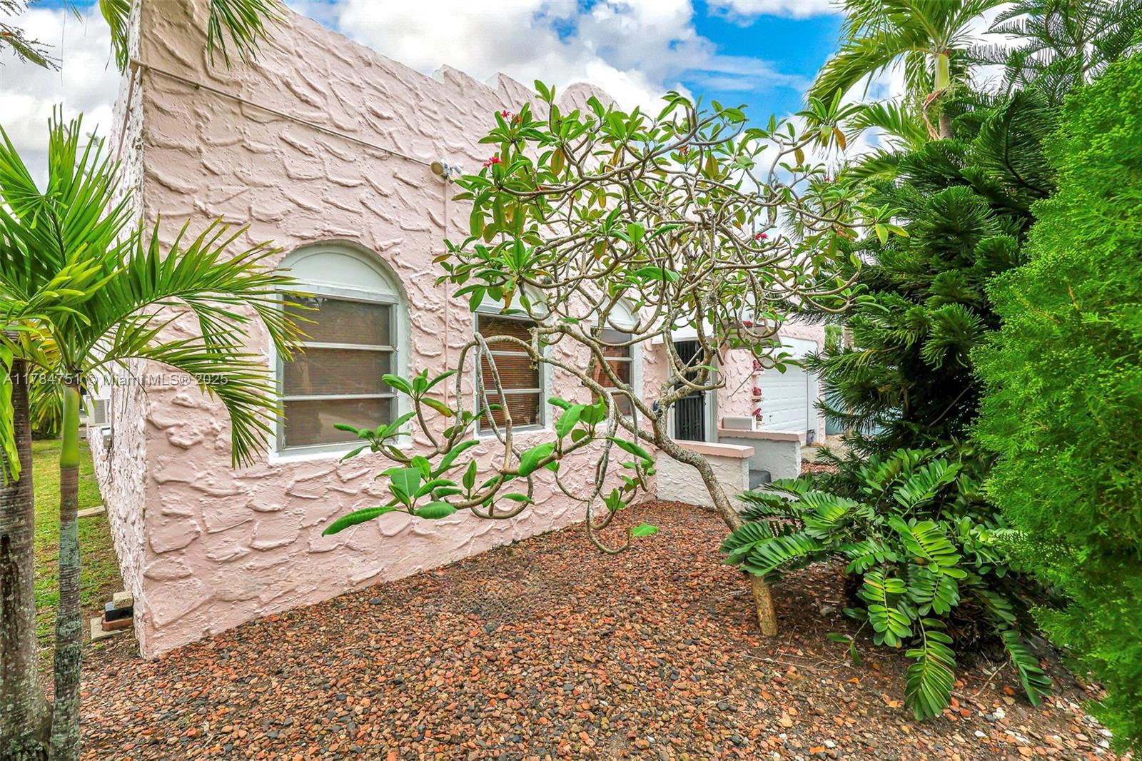 736 NE 126th St, North Miami, Florida image 11