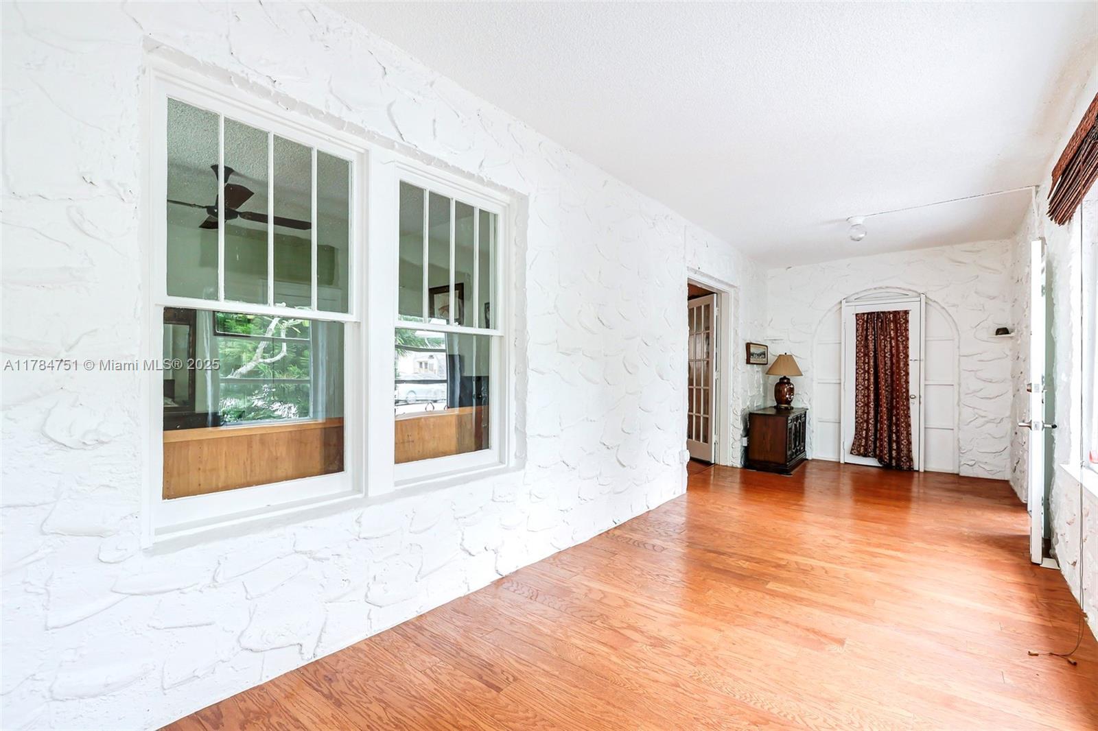 736 NE 126th St, North Miami, Florida image 13