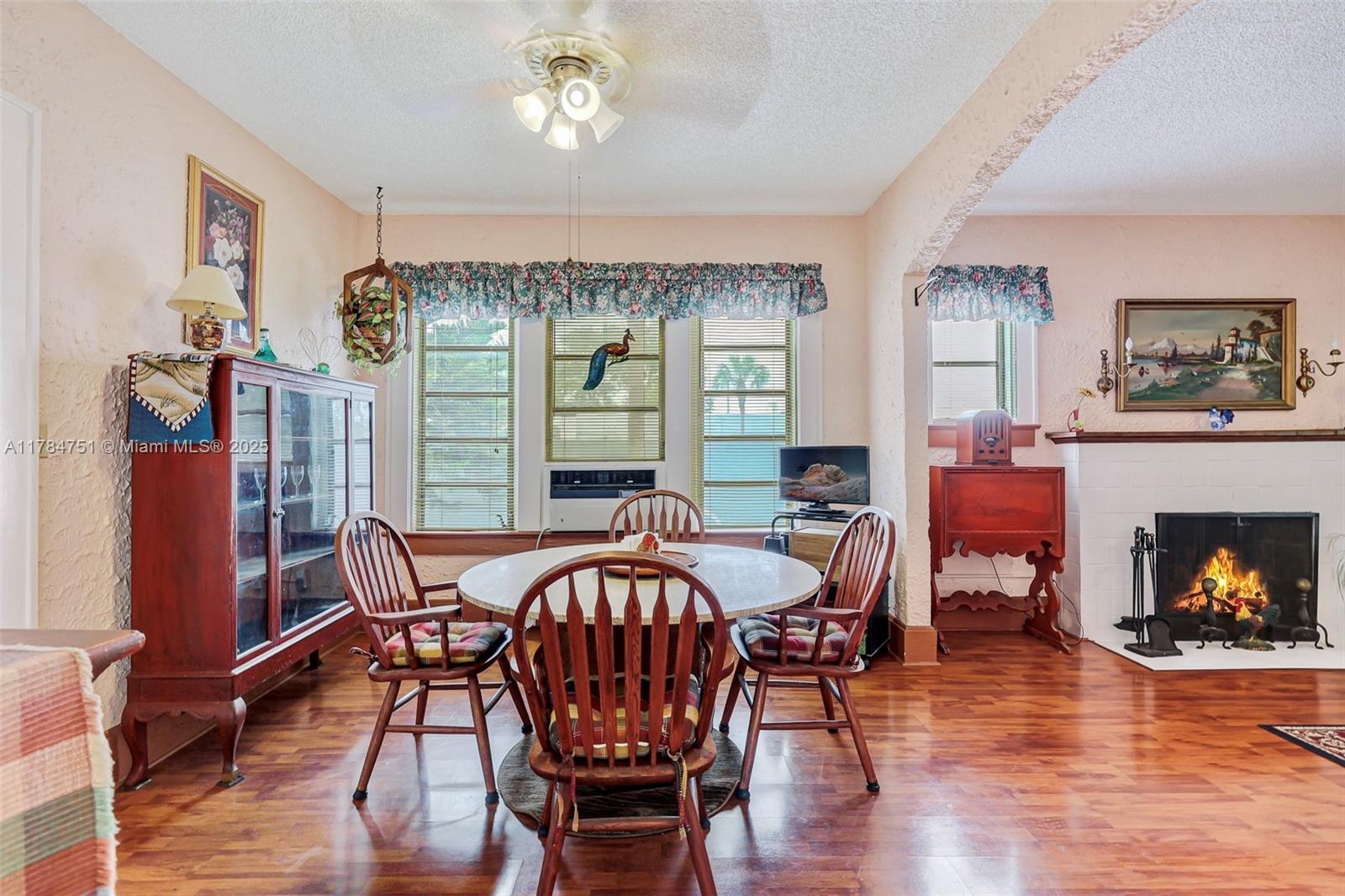 736 NE 126th St, North Miami, Florida image 22