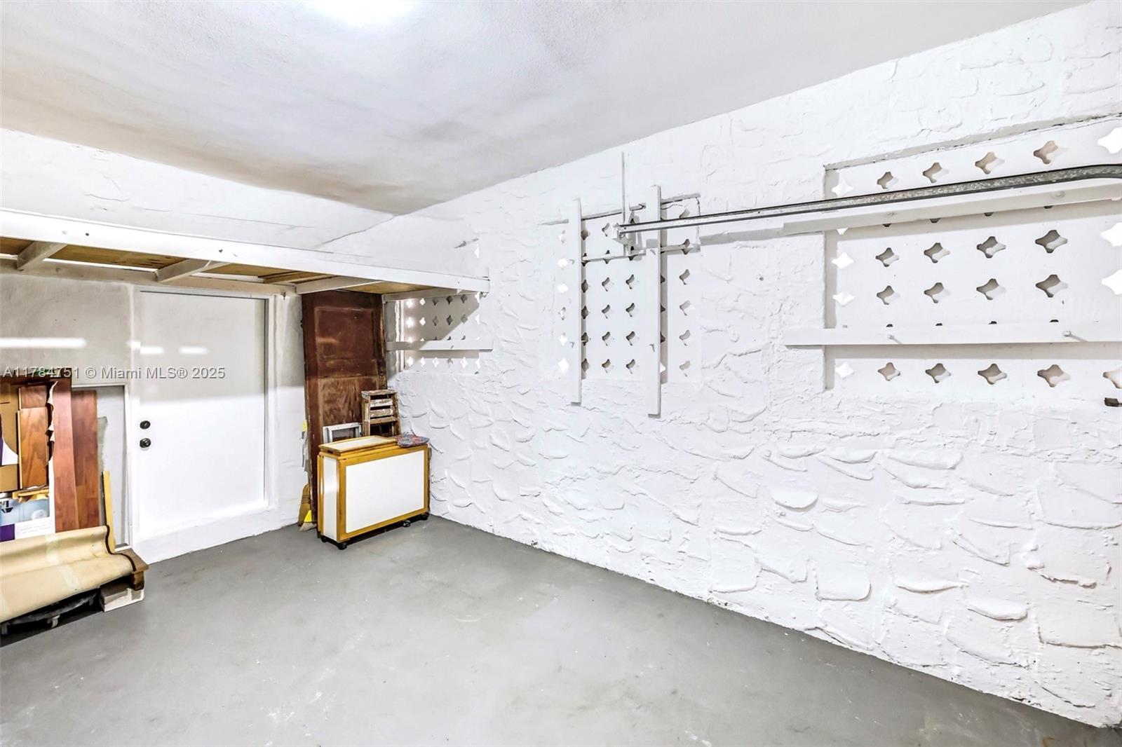 736 NE 126th St, North Miami, Florida image 35