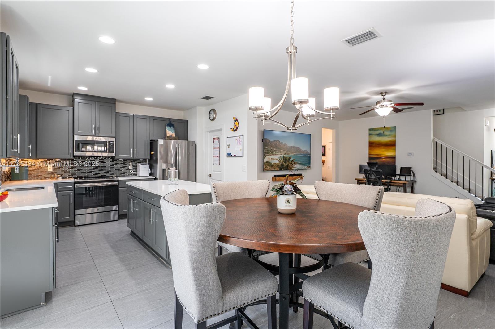 4538 S Aqua Bella Ln, Dania Beach, Florida image 11