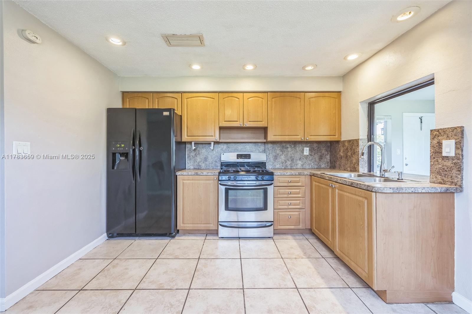 6901 NW 28th St, Sunrise, Florida image 6
