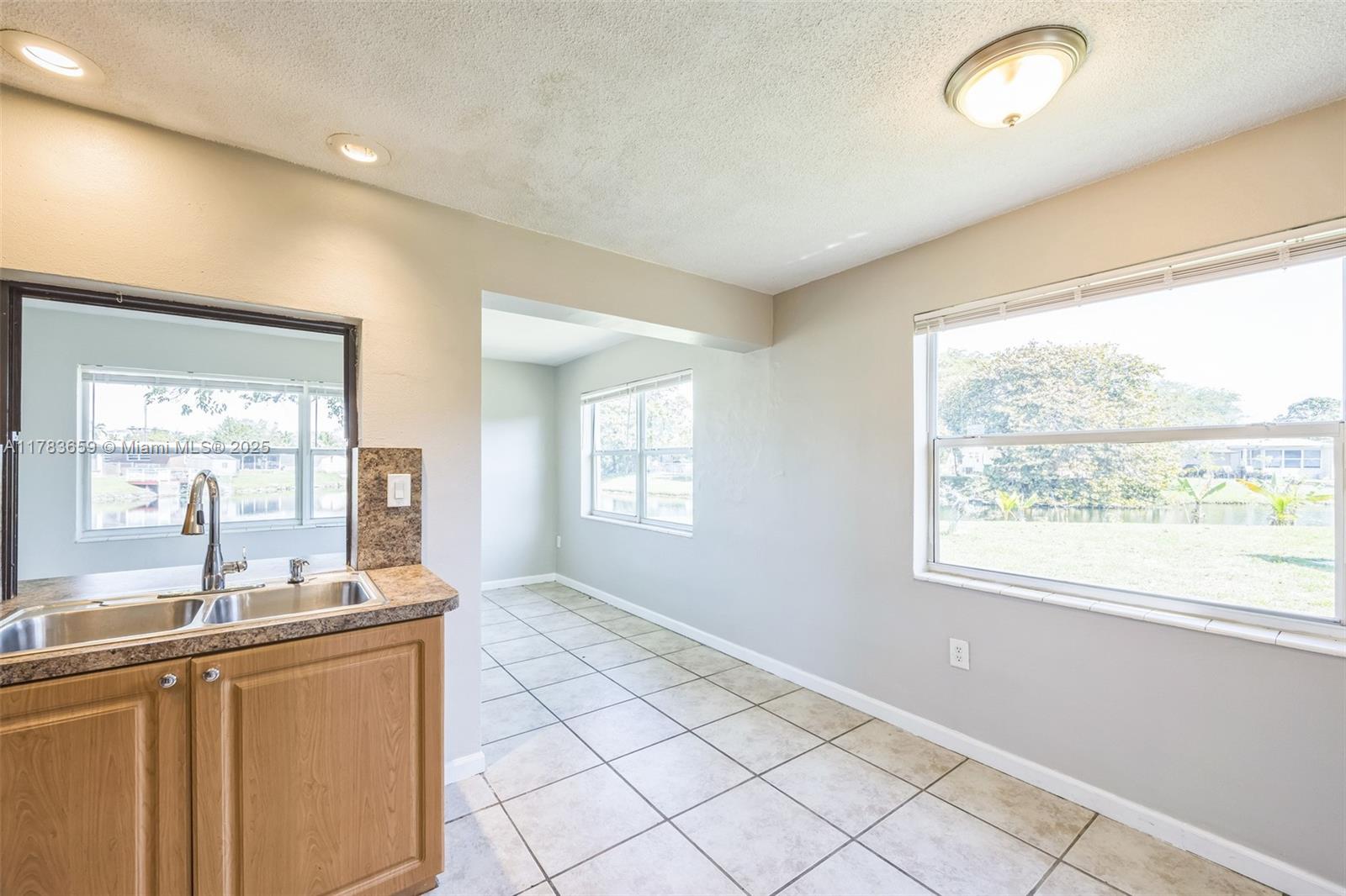 6901 NW 28th St, Sunrise, Florida image 7