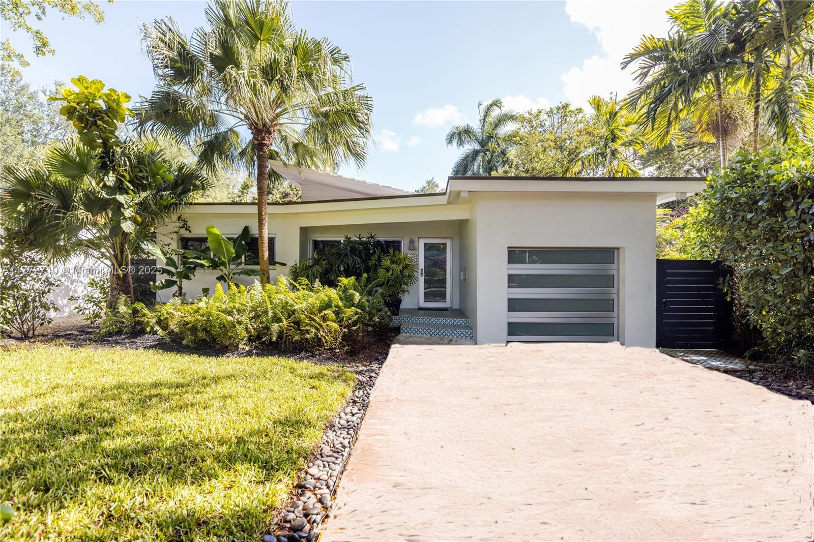 420 NE 87 St, El Portal, Florida image 2