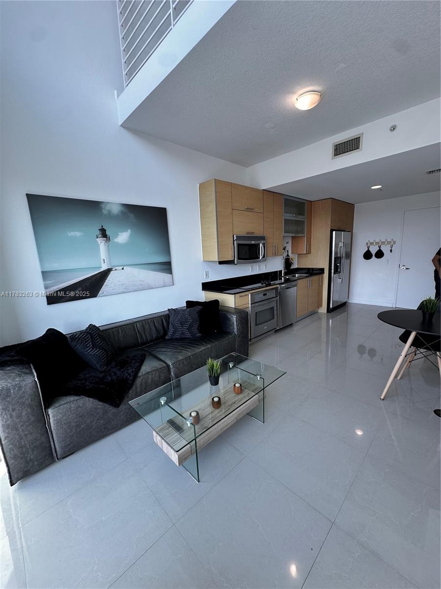 60 SW 13th St #2807, Miami FL 33130