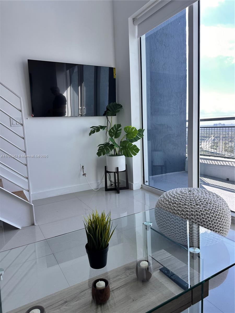 60 SW 13th St #2807, Miami FL 33130