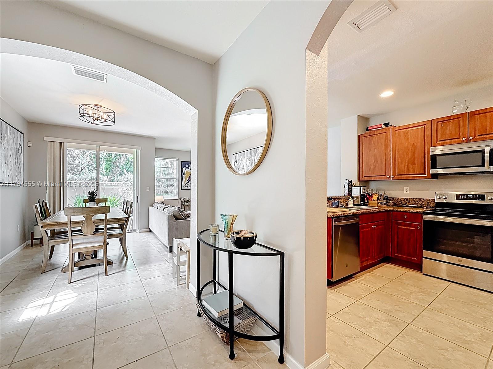 294 Las Brisas Cir, Sunrise, Florida image 18