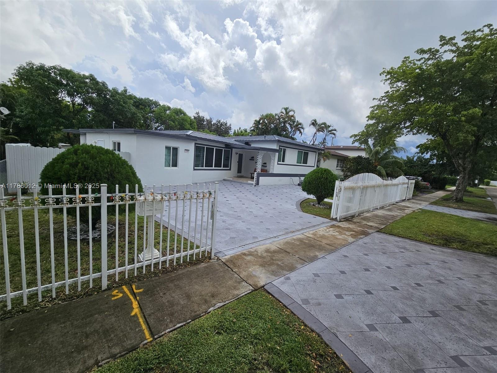 12585 NE Miami Ct, North Miami, Florida image 5