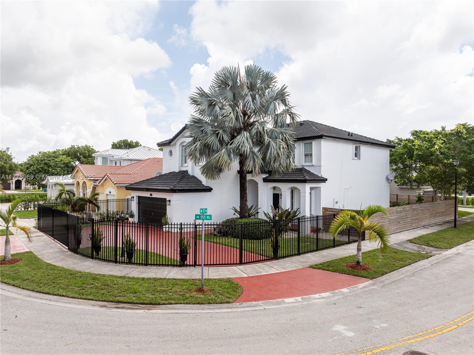 1733 SW 151st Pl, Miami, Florida image 2