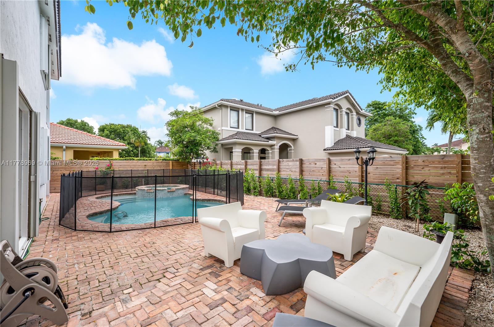 1733 SW 151st Pl, Miami, Florida image 3