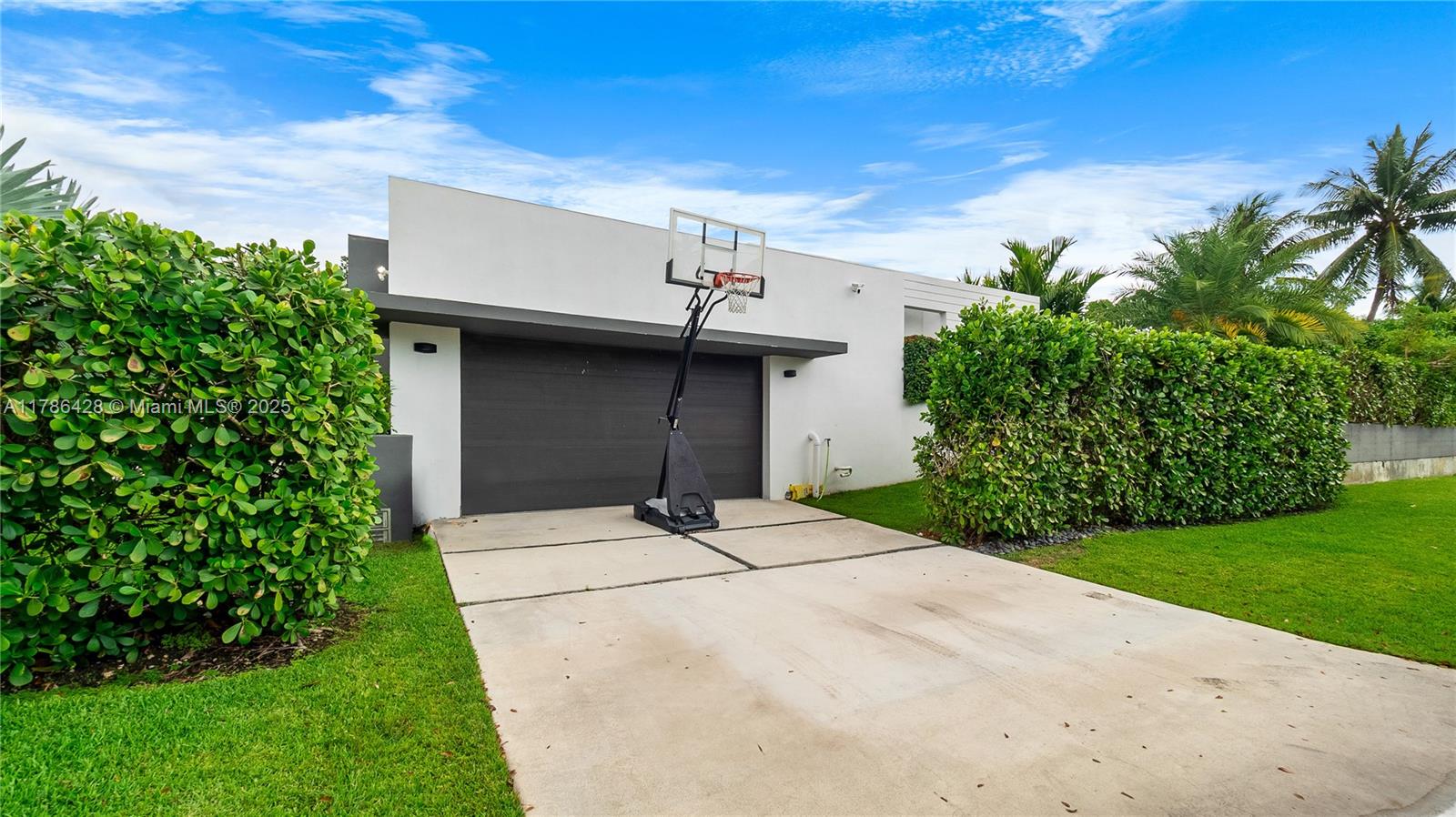 10603 NE 11th Ave, Miami Shores, Florida image 13