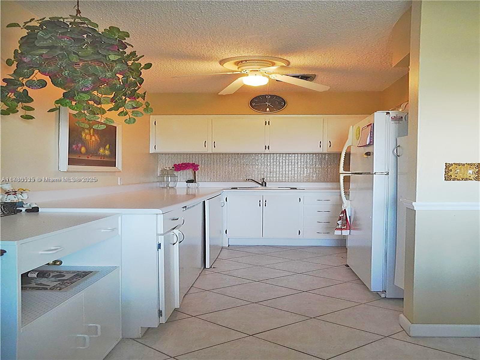800 SW 11th Ave #19A, Hallandale Beach, Florida image 2