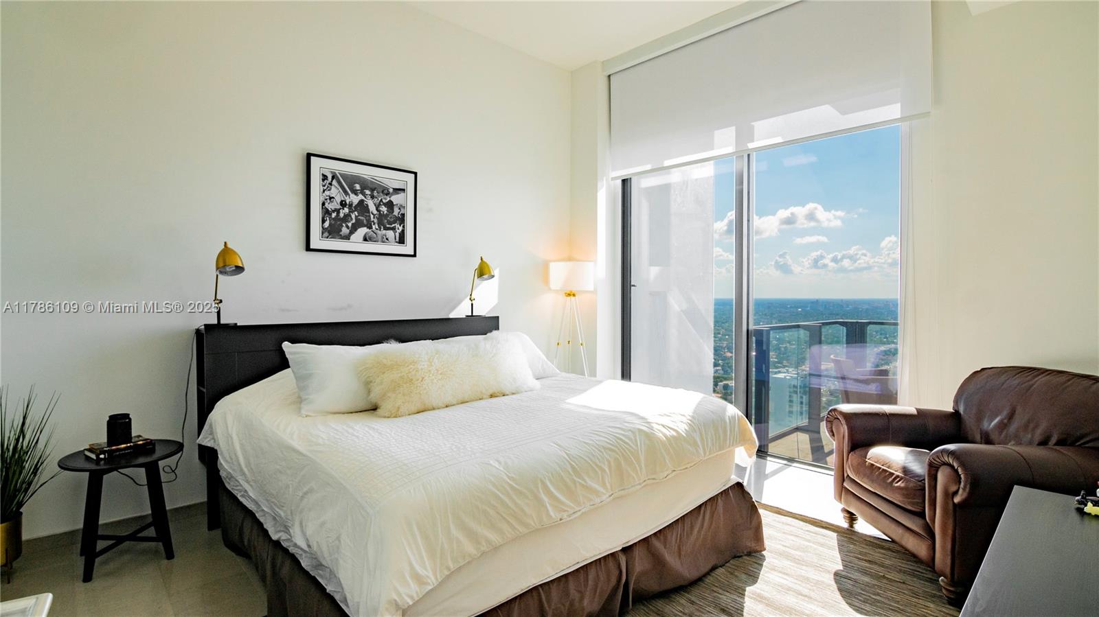 88 SW 7th St #4008, Miami FL 33130