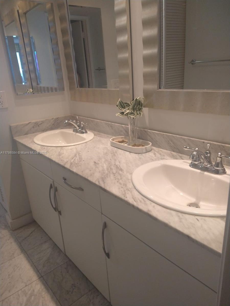 9341 Collins Ave #806, Surfside, Florida image 25