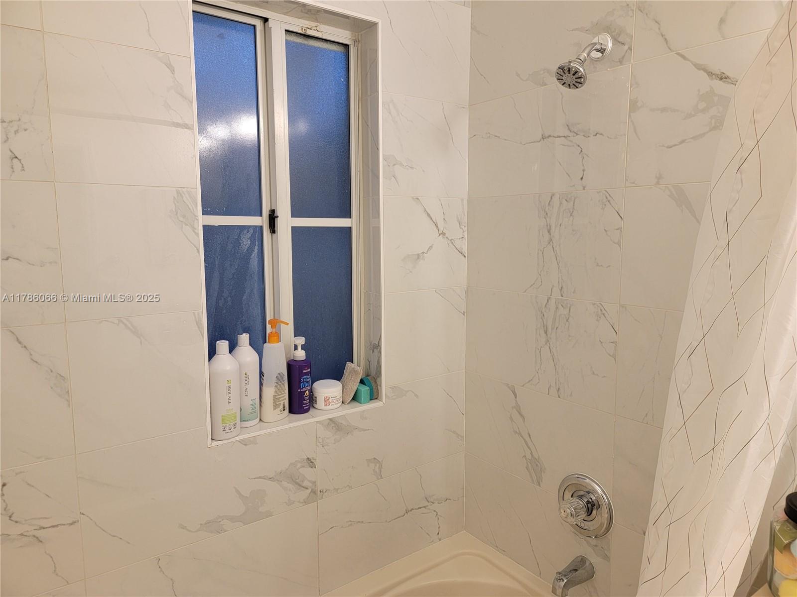 8463 NW 107th Path #4-33, Doral, Florida image 9