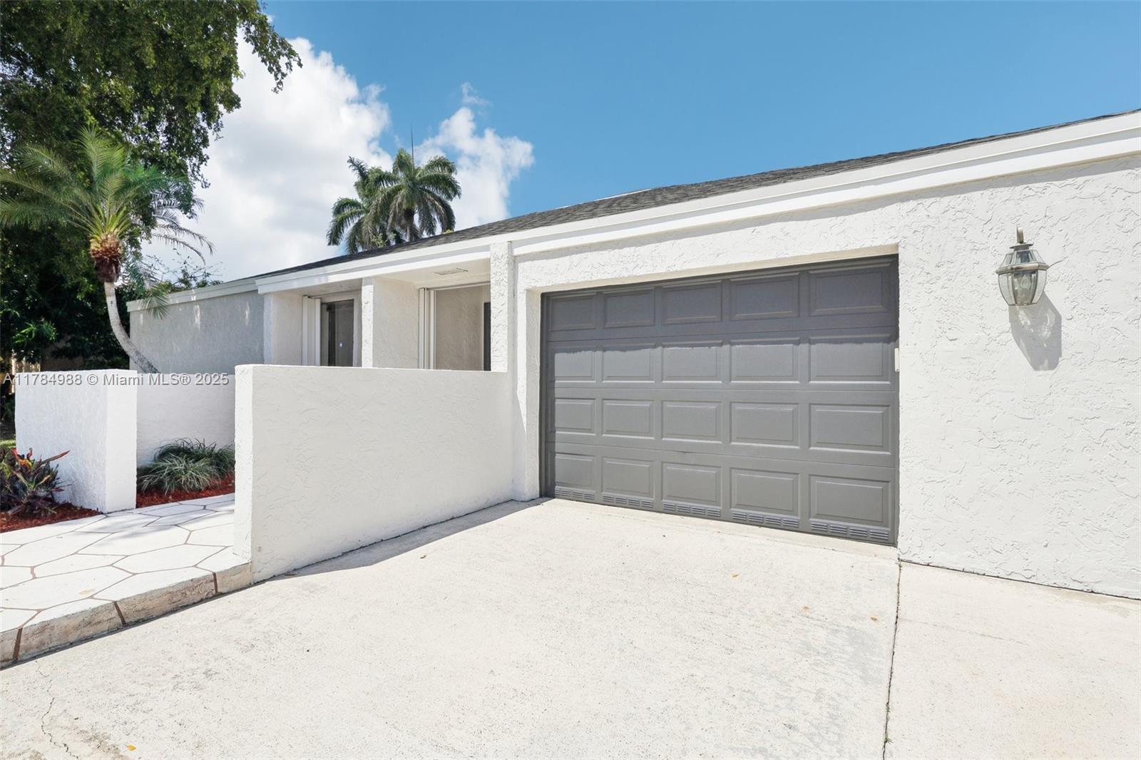 4967 SW 94th Ter, Cooper City, Florida image 4