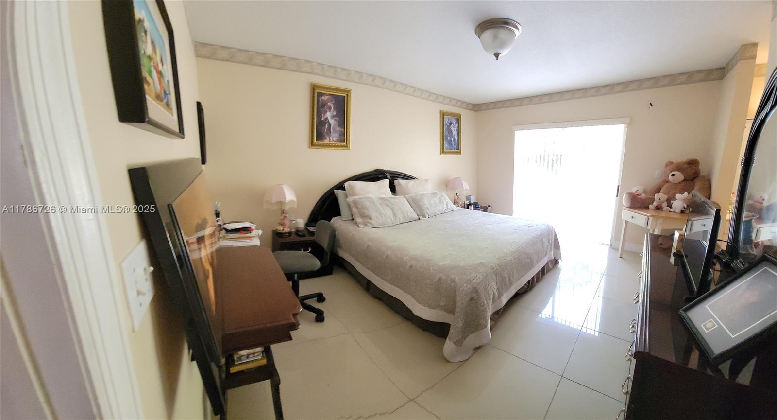 Listing Photo 8