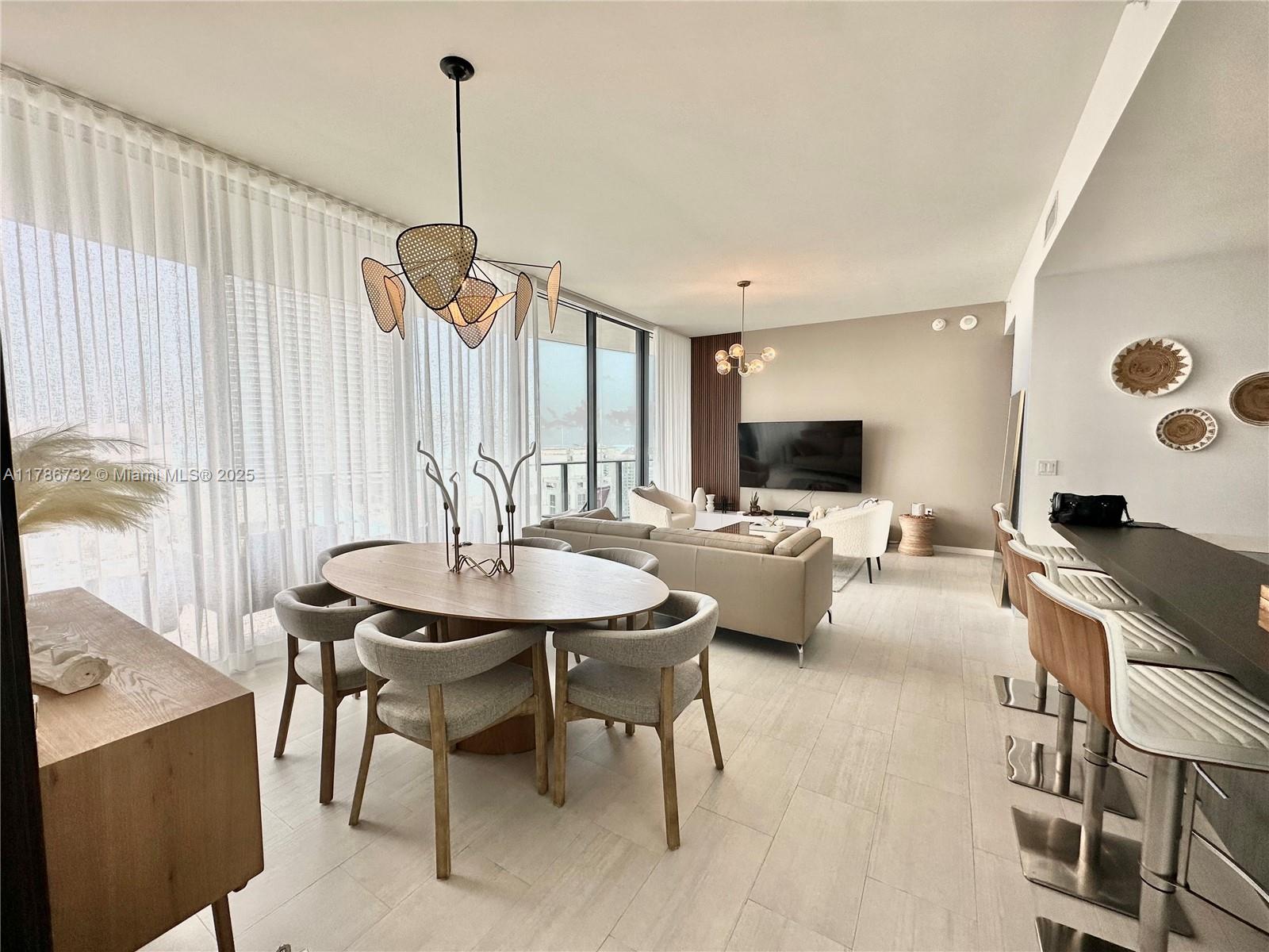 1000 Brickell Plz #PH5305, Miami FL 33131
