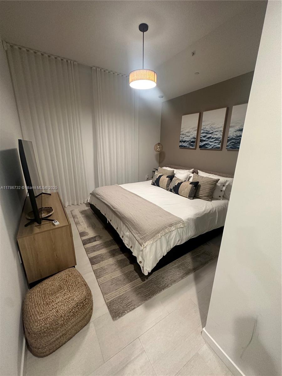1000 Brickell Plz #PH5305, Miami FL 33131