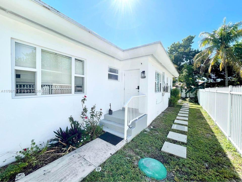 1130 NE 111th St, Biscayne Park, Florida image 12