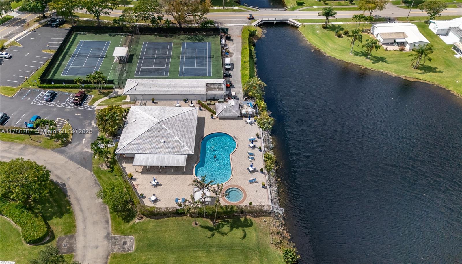 8951 NW 12th Pl, Plantation, Florida image 35