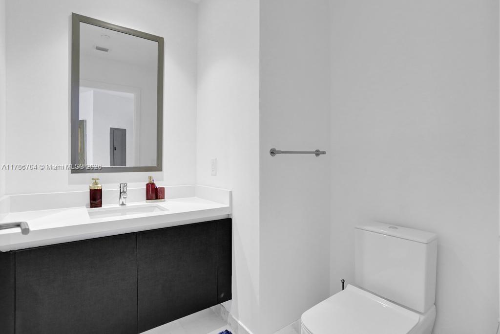 851 NE 1st Ave #2900, Miami FL 33132