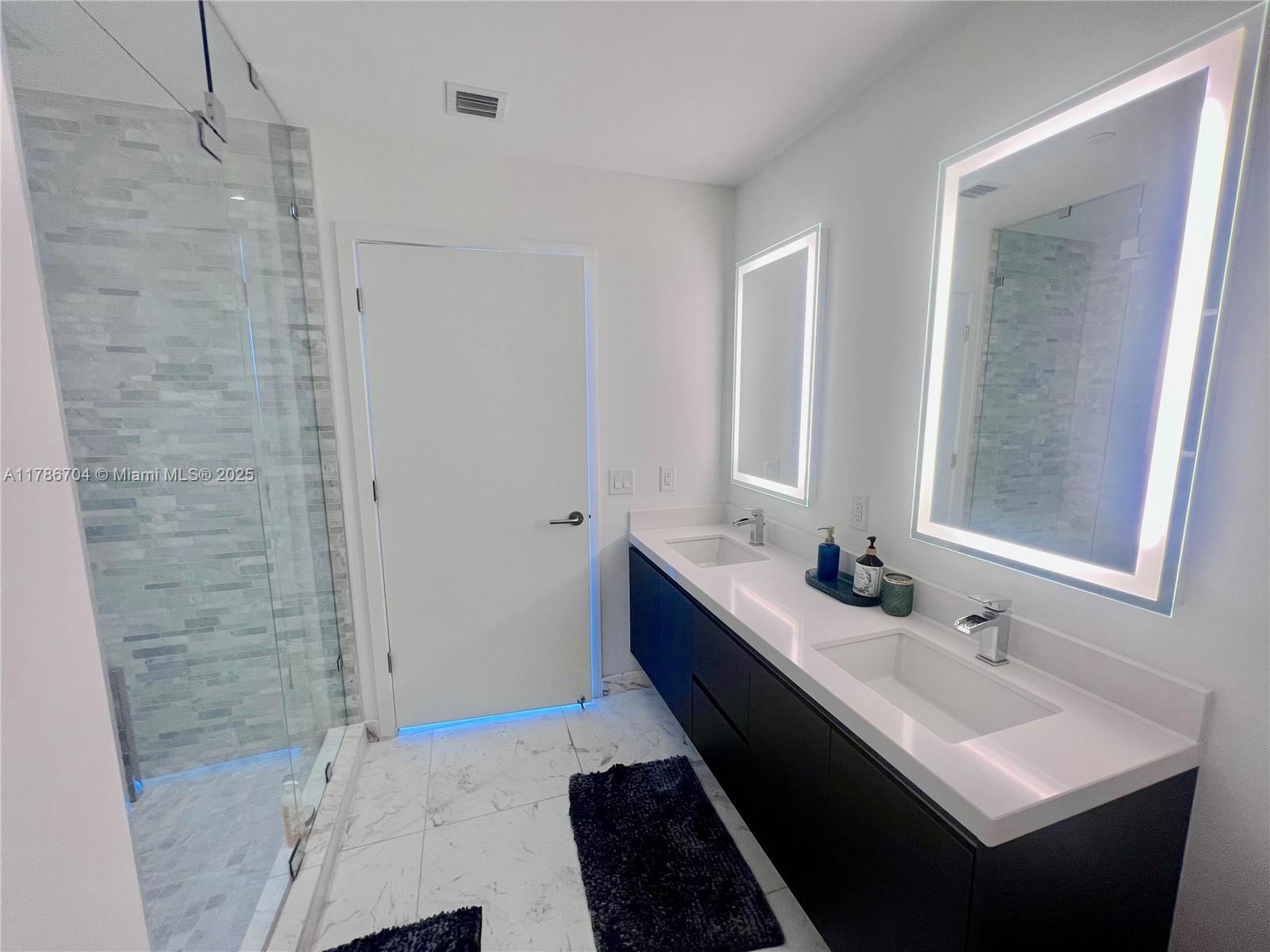 851 NE 1st Ave #2900, Miami FL 33132