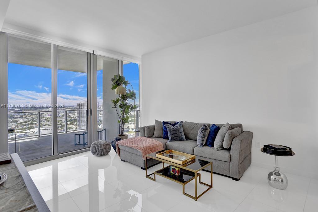 851 NE 1st Ave #2900, Miami FL 33132