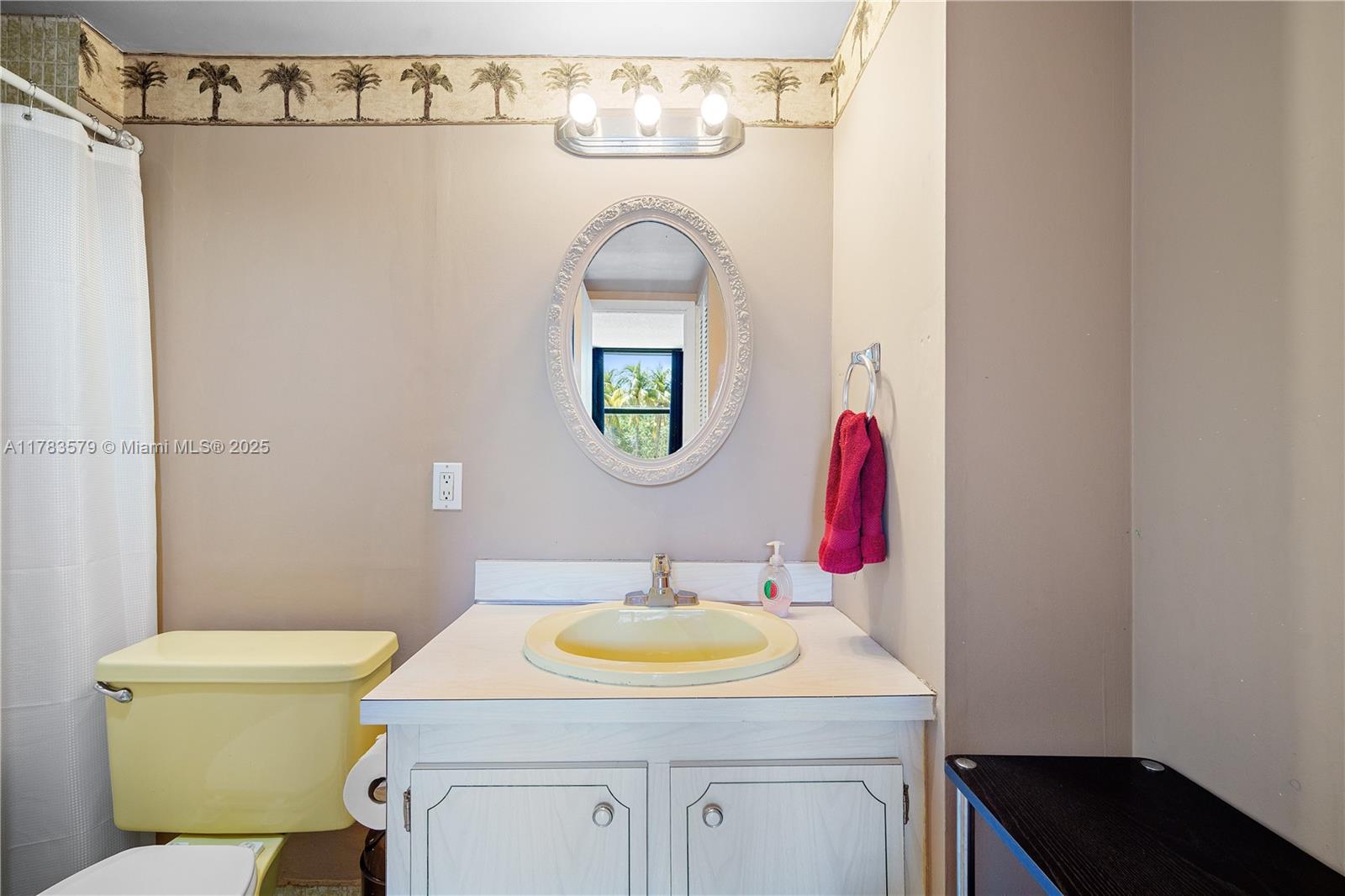 3675 N Country Club Dr #204, Aventura, Florida image 21