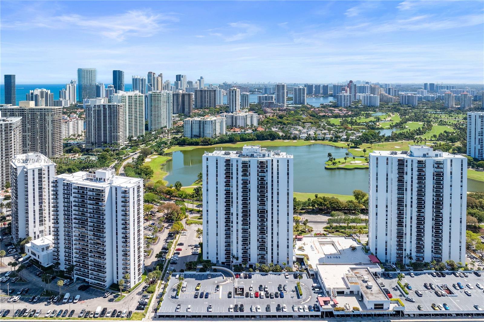 3675 N Country Club Dr #204, Aventura, Florida image 4