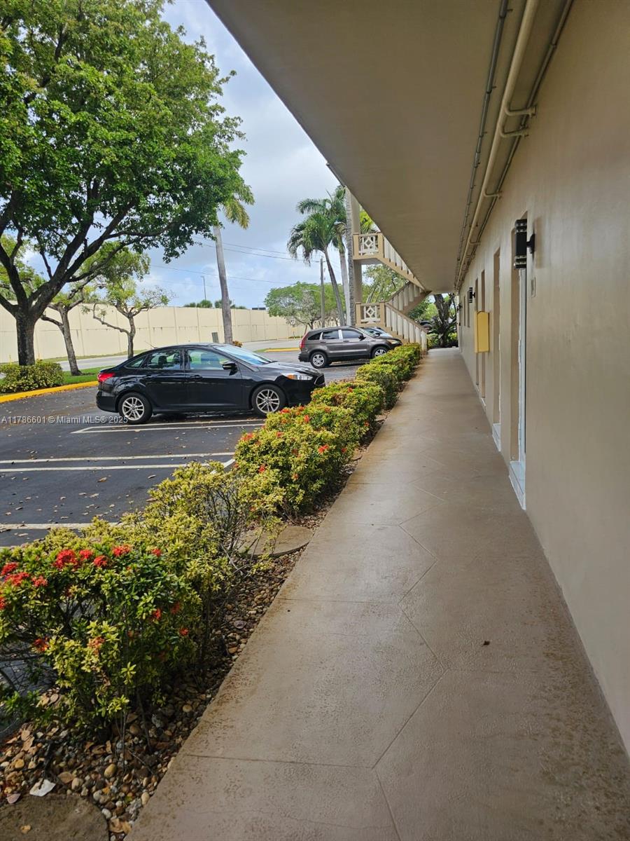 3430 NW 52nd Ave #104, Lauderdale Lakes, Florida image 29