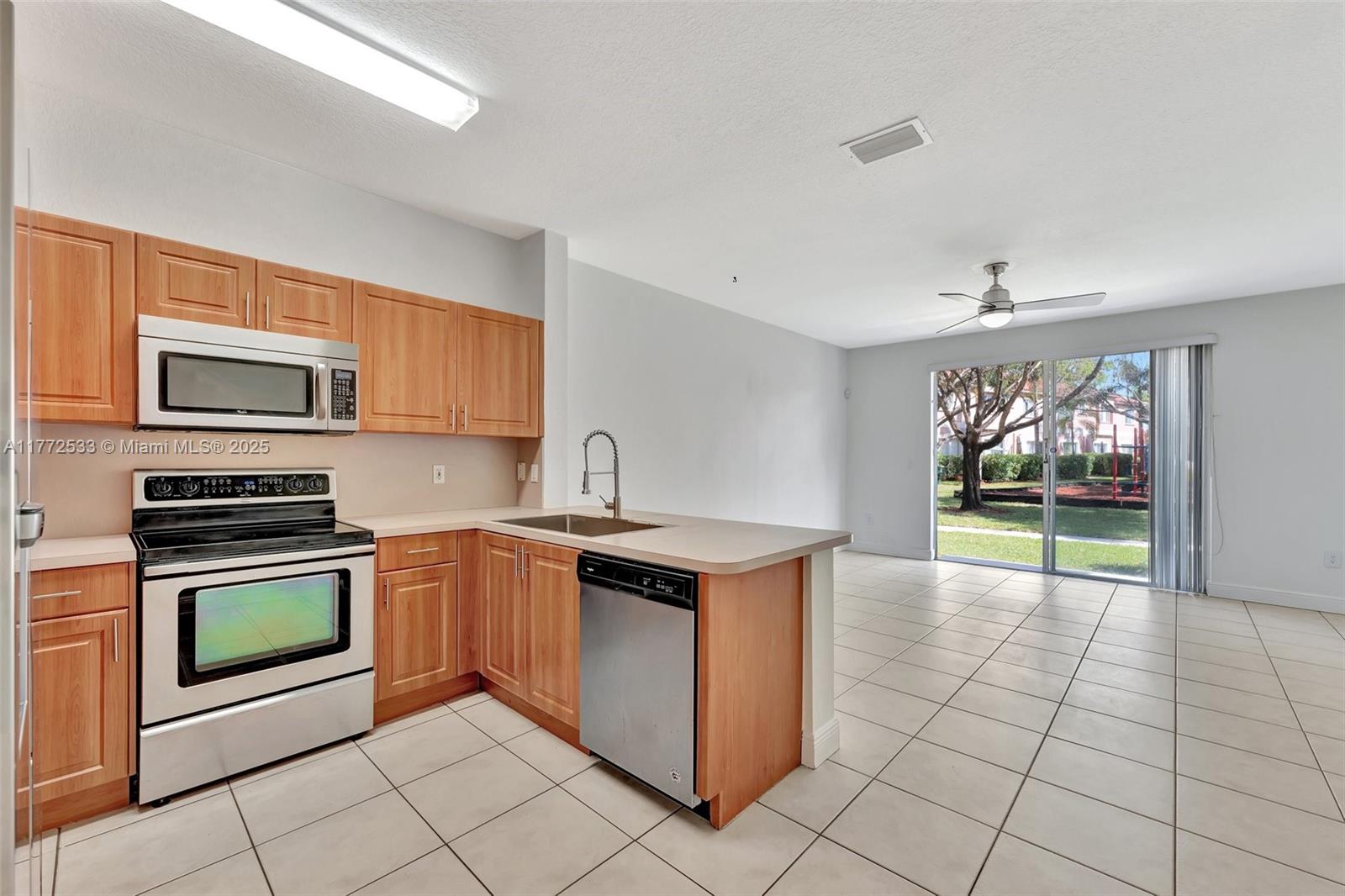 7848 Catalina Cir #7848, Tamarac, Florida image 21
