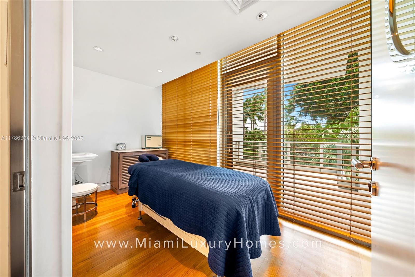 2627 S Bayshore Dr #2605, Coconut Grove FL 33133