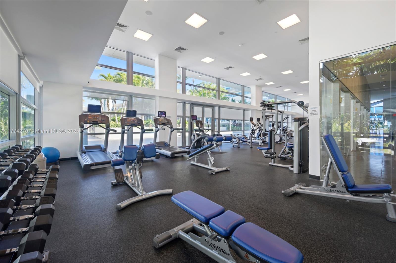 2950 NE 188th St #525, Aventura, Florida image 32
